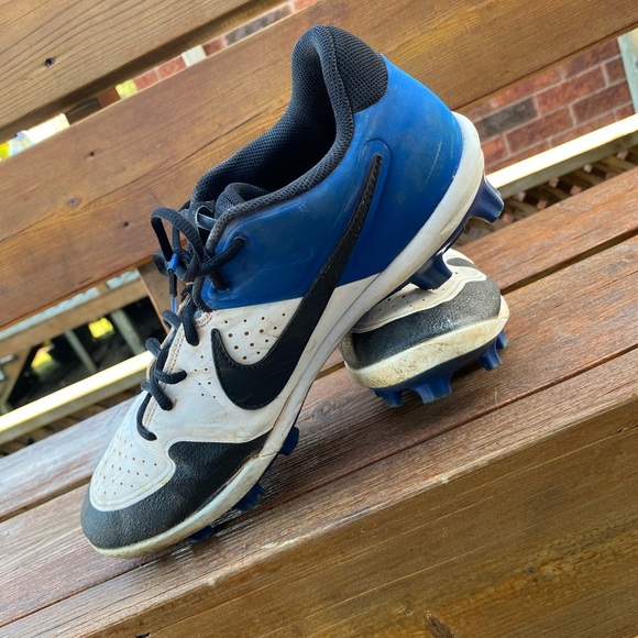nike molded baseball cleats - Picture 2 of 5
